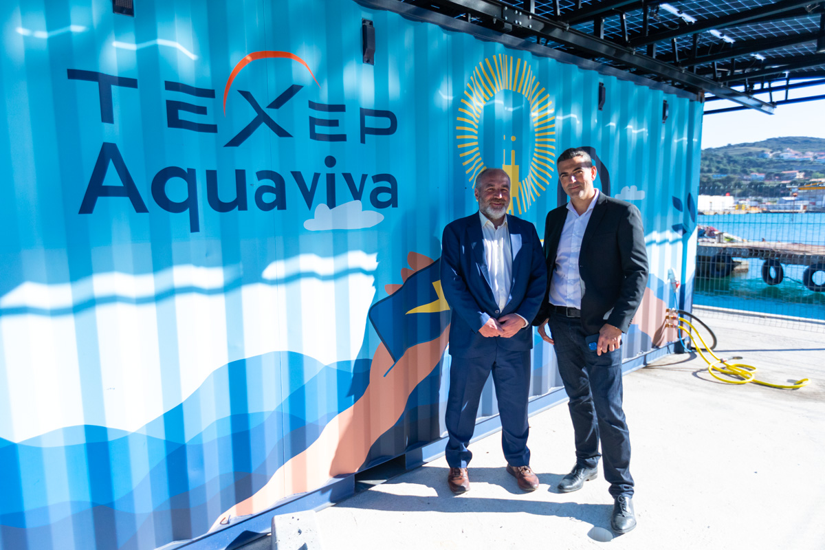 André Posnansky and Serge Bosca in front of the Aquaviva station