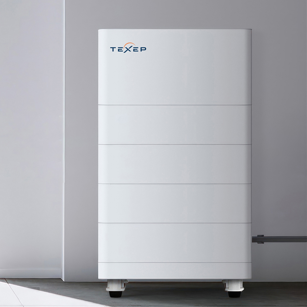 Texep X-Charge battery storage solution in front of a white wall.